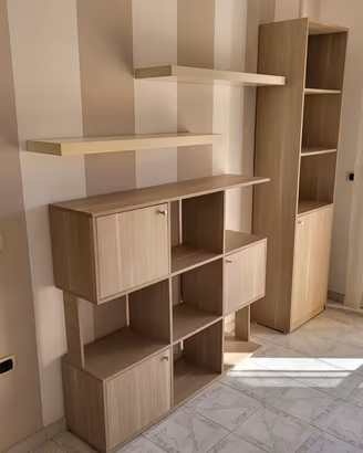 Due librerie con mensole Ikea