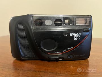 Nikon RF2 compatta analogica 35mm con custodia