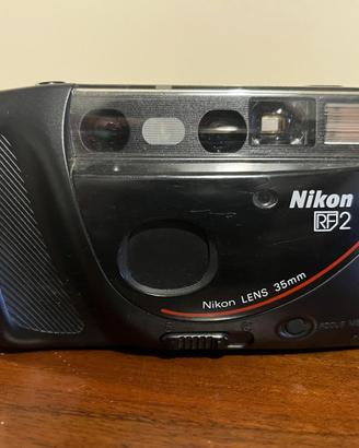 Nikon RF2 compatta analogica 35mm con custodia