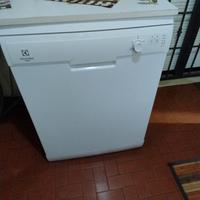 Lavastoviglie Electrolux 