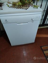 Lavastoviglie Electrolux 