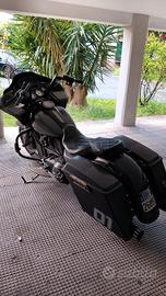 Road glide!  Unica