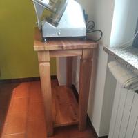 tavolo e porta affettatrice in rovere rustico