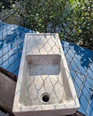 Piccolo lavandino per orto o giardino