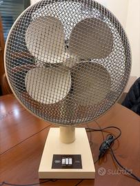 Ventilatore vintage due velocità beige rotante