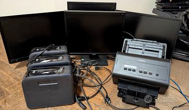 3 Monitor Acer/Philips, 3 tastiere Logitech, 3 gru