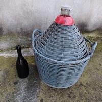 damigiana 34 L con 50 bottiglie