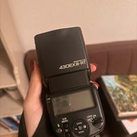 Canon 6D, 24-70mm f2.8 II, 50mm 1.4, flash e zaino