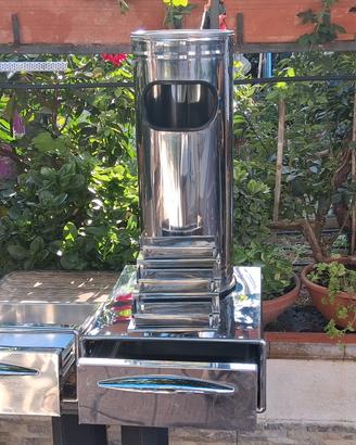 Cassetti in acciaio inox.