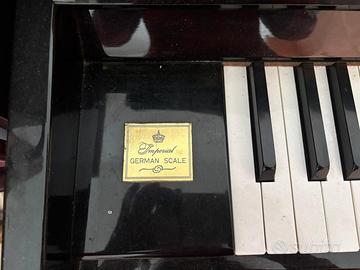 PIANOFORTE VERTICALE SAMMIK Mod. IMPERIAL - Nero