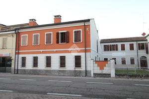 MULTILOCALE A LUZZARA