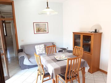 Appartamento Climatizzato con 2 Bagni e Posto Auto