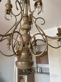 Lampadario SIA in metallo che sembra legno