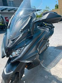 Kymco AK 550