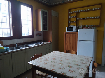 Stanza con letto grande