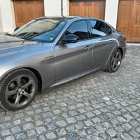 Alfa Romeo Giulia 2.2 180cv
