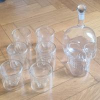 Set bottiglia teschio in vetro + 6 bicchieri skull
