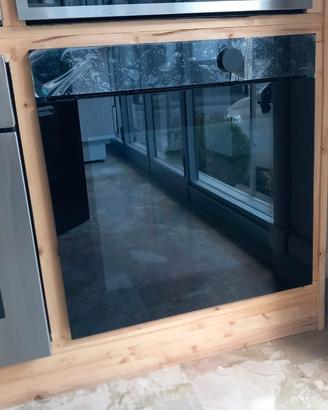 Forno SAMSUNG con telecamera interna e friggitrice