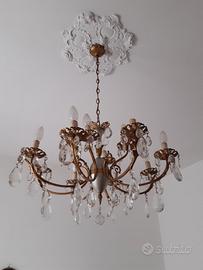 Lampadario a gocce di cristallo e otto bracci