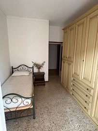 Stanza matrimoniale in appartamento condiviso
