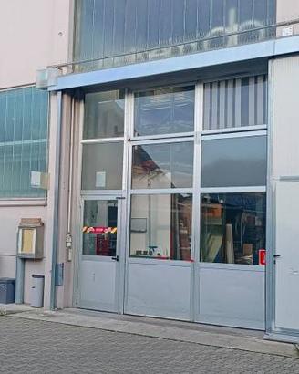 Immobile di 430 m² a Bareggio