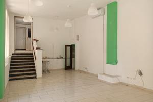 Locale commerciale in zona di forte passaggio