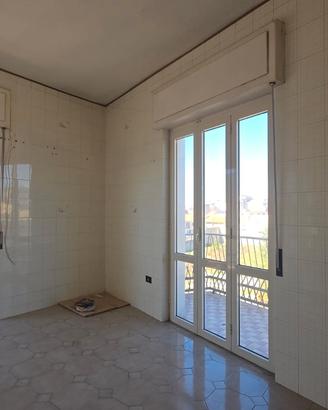 Appartamento 80 mq 3 vani - zona centrale