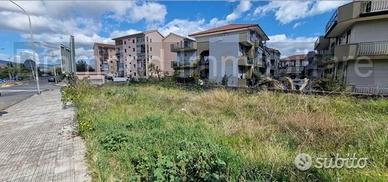 Terreno 700mq edificabile commerciale a Riposto
