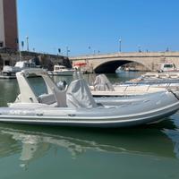 Gommone Sacs 590 + Johnson 140cv + Carrello