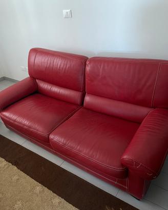 Divano in pelle rossa