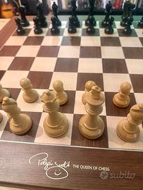 Set scacchi Judit Polgar in legno + orologio DGT