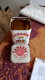 carte da gioco in scatola di latta 