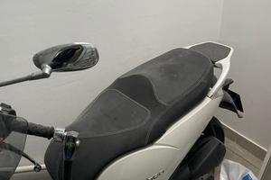 aprilia scarabeo 300
