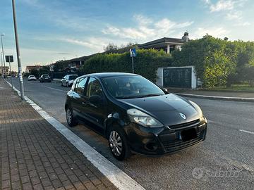 Renault   Clio 5p 1.2 16v Dynamique Gpl