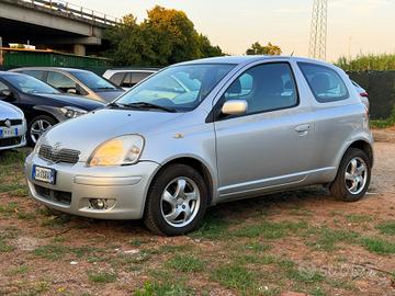 Toyota Yaris 1.0i 3 porte Expo Clima Benzina 65cv 