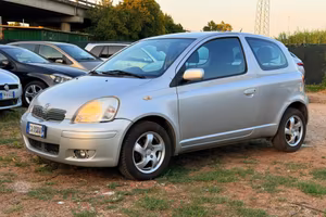 Toyota Yaris 1.0i 3 porte Expo Clima Benzina 65cv 
