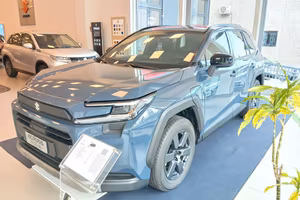 Suzuki Across 2.5 Plug-in Hybrid E-CVT 4WD Top