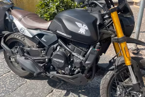 Moto Morini seiemezzo nera