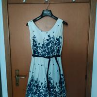 vestito bianco e blu