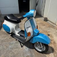 Piaggio Vespa PK 50 celeste e bianca restaurata