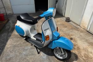 Piaggio Vespa PK 50 celeste e bianca restaurata