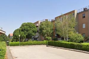 Appartamento di 105 m² con 4 locali e box auto a S