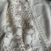 Maglione bianco Mango - Stile romantico con dettag