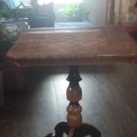 tavolino scacchiera con intarsi
