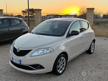 Lancia Ypsilon 1.2 69 CV 5 porte GPL Ecochic Plati