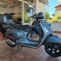 Piaggio Vespa 300 GTS hpe SUPER SPORT UNIPRO E5