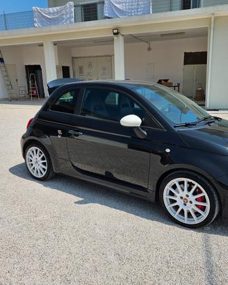 Abarth 695 1.4 Turbo T-Jet 180 CV Esseesse