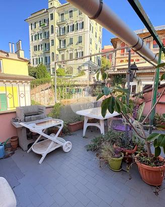 5 LOCALI A GENOVA