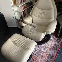 Poltrona Ekorness Stressless+poggiapiede+ tavolino