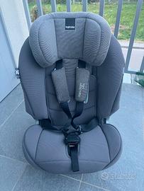 Seggiolino auto Inglesina Newton i-fix